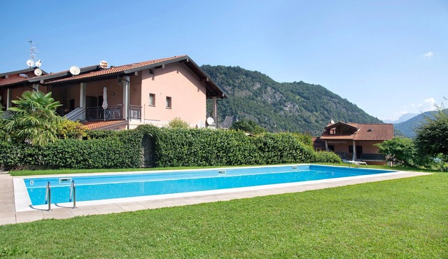 Apartment 'Casa Del Sole' with Mountain View, Shared Pool and tennis court