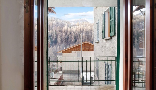 Apartment "Casa Miky" with Mountain View, Private Terrace & Wi-Fi