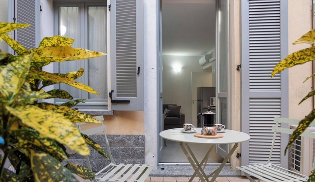 Apartment 'Casa Vincenza Lago Maggiore' with Private Terrace, Wi-Fi and Air Conditioning
