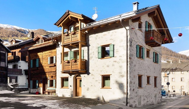 Apartment "Corolla Rosina's Home" with Mountain View, Balcony & Wi-Fi