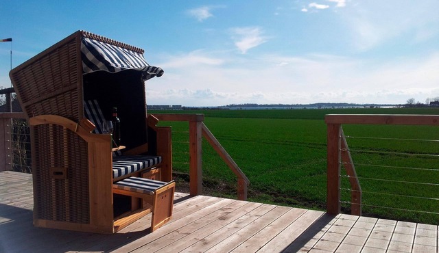 Apartment FehmAmore with terrace in the house Strandallee 2 on Fehmarn