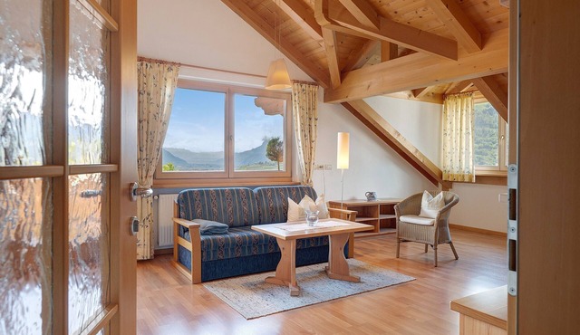 Apartment 'Hofanger Etschblick' with Mountain View, Balcony and Wi-Fi