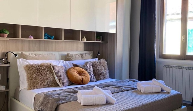 Apartment 'La Cùrt Monza' with Balcony, Wi-Fi and Air Conditioning