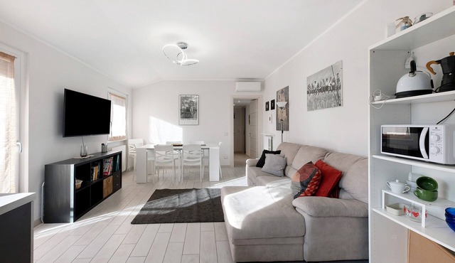 Apartment 'La Dimora Del Lago' with Lake View, Wi-Fi and Air Conditioning