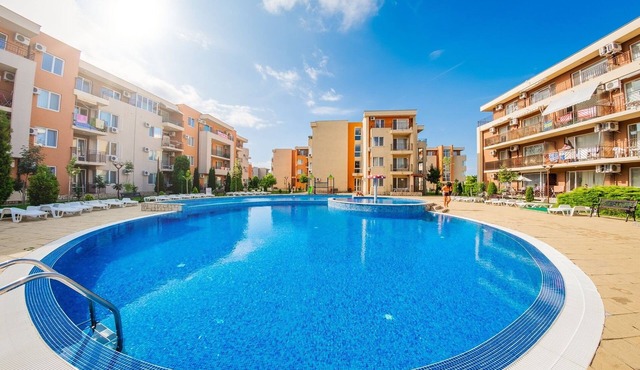 Apartment - Sleeps 6, Pet Friendly & 6 Pools