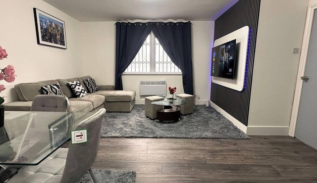 Apartment - Sleeps 6 - City Base - District Line