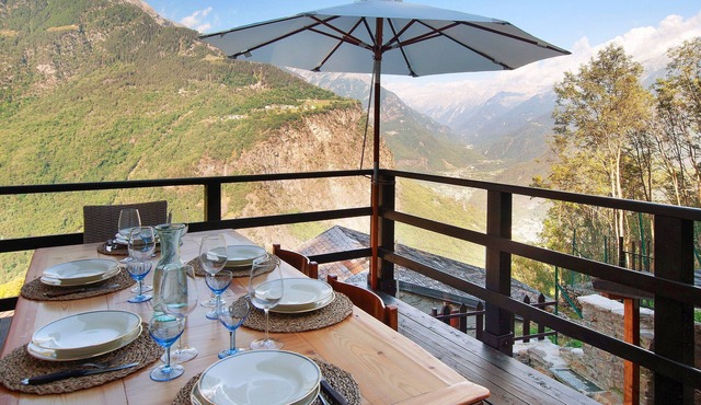 Apartment "Sweet Somma Mountain Lodge 2" with Mountain View, Private Terrace & Wi-Fi