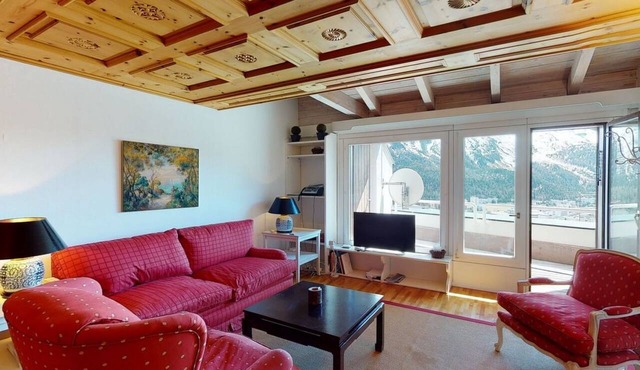 Apartment Tinus - Ruhige Wohnung im Zentrum von St. Moritz mit Aussicht by Interhome