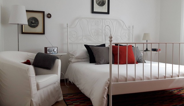 Apartment with garden and private parking