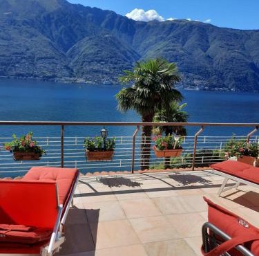 Apartment with Panoramic Lake View & Terrace in Pino, Lago Maggiore - Casa Roccia No 5