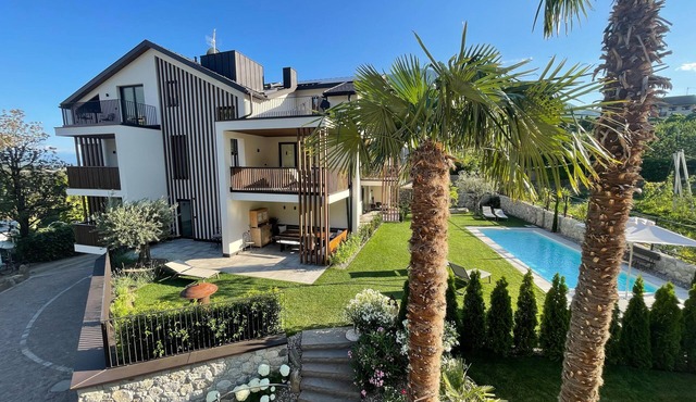 Apartsuites Rosengarten: luxury apartment with private infrared sauna and pool