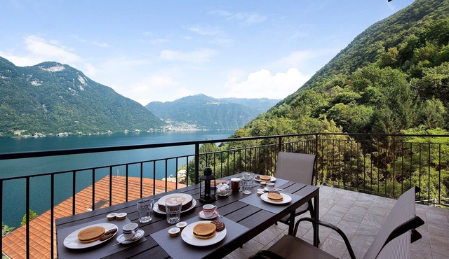 Appartamento 5 Il Tornante with Lake & Mountain Views, Wi-Fi, A/C & Balcony