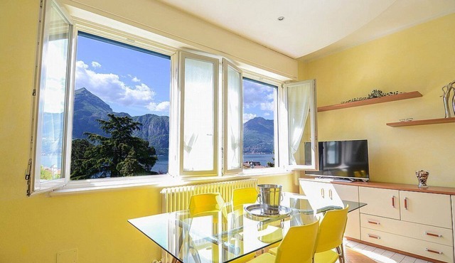Appartamento Trudi A: A graceful apartment situated at a short distance from the shores of Lake Como, with Free WI-FI.