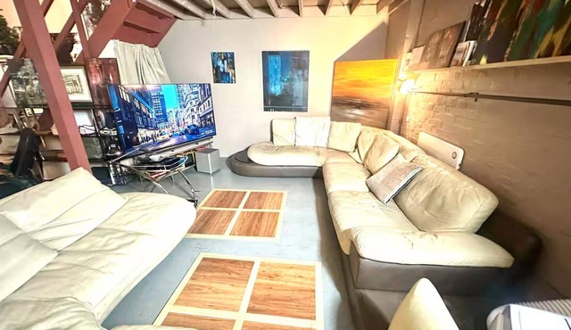 Arty Infused Loft With ac Near Emirates Stadium