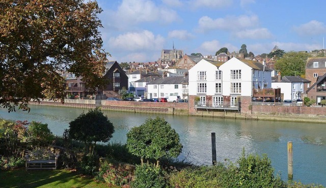 Arundel centre, nr Goodwood: 6 bedrooms, 6 bathrooms,river,garden,castle,parking