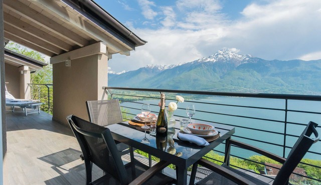 Attico apartment with lakeview