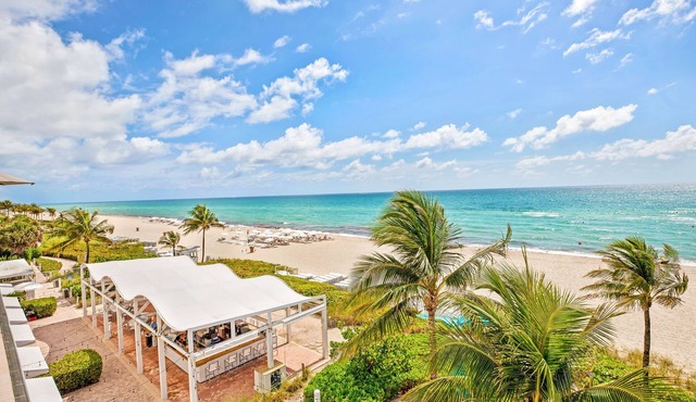 Awesome Beach Resort with Ocean view!