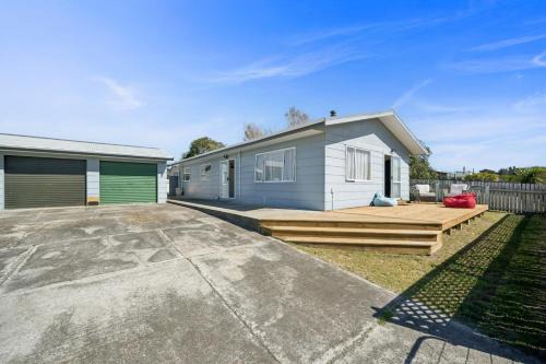 Bach to the Beach - Foxton Beach Holiday Home