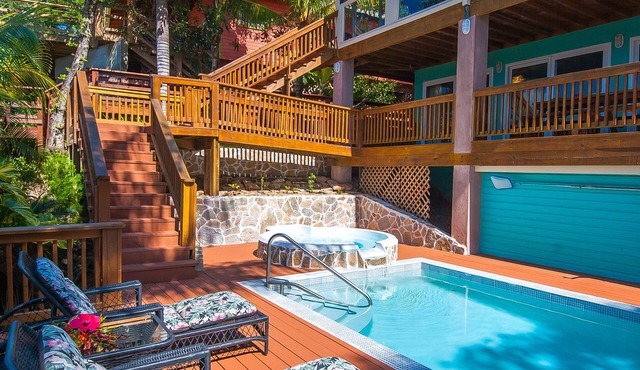 BEACH front between W Bay & W End - POOL & DOCK - screen porch - Sunsets galore