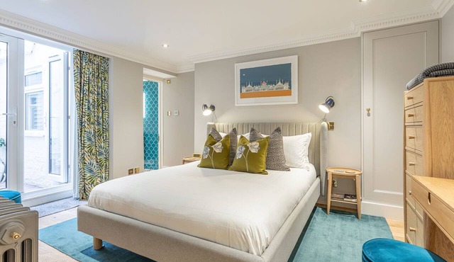 Beaches Brighton - Luxury Seafront Accommodation