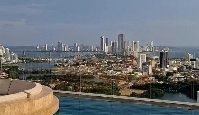 Beachfront Condo, Murano Centro 1- El Cabrero, Near Walled City, Airport Pick Up