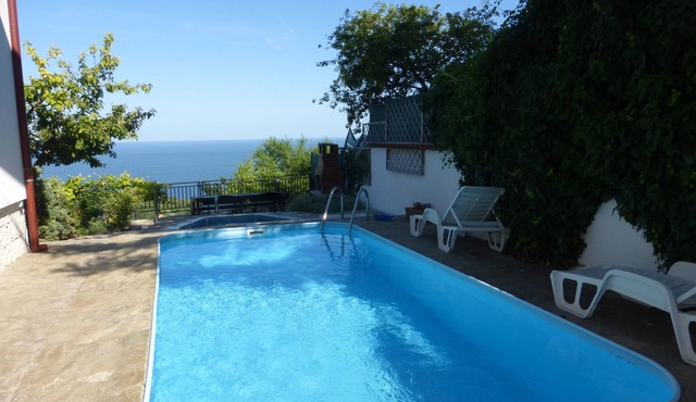 Beautiful 7 bedroom panoramic views of black sea swimming pool Jacuzzi WiFi A/C