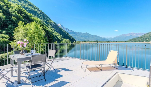 Beautiful apartment for 2 guests with WIFI, A/C, TV and balcony
