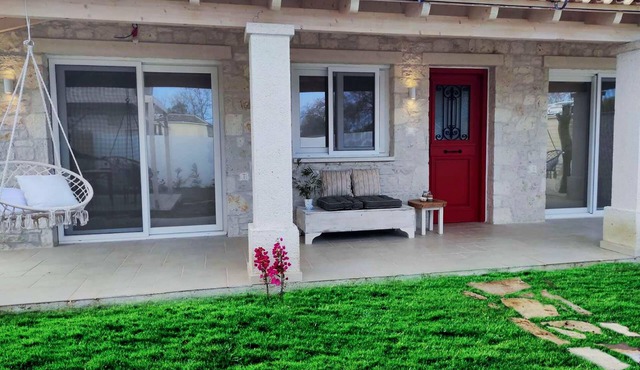Beautiful beachfront villa with two bedrooms in the south of Corfu