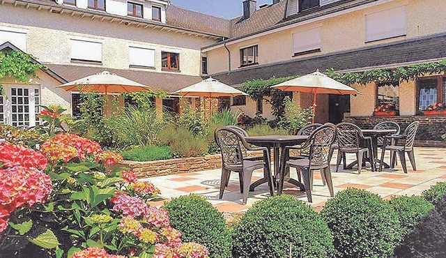 Beautiful home in Ucimont with sauna