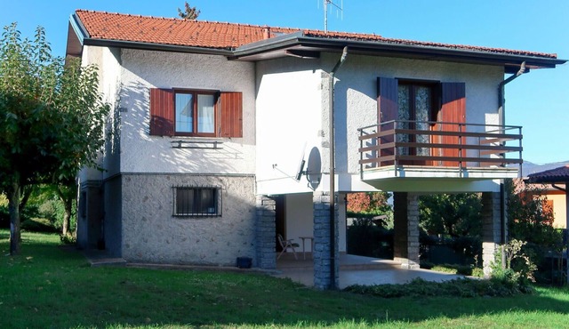 Beautiful private villa for 5 people with WIFI, TV, terrace, pets allowed and parking