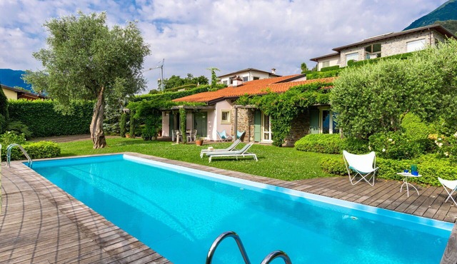 Beautiful private villa for 6 guests with private pool, WIFI, terrace and pets allowed
