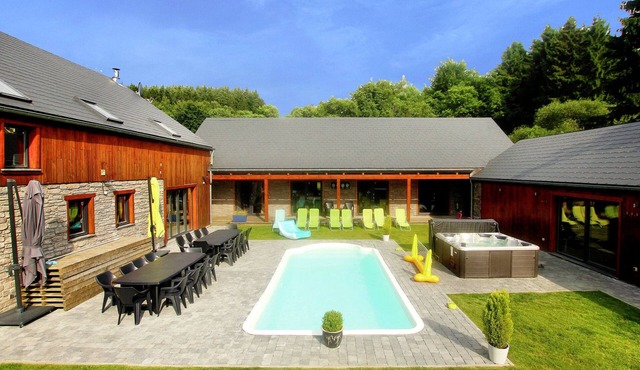 Beautiful villa with heated outdoor pool