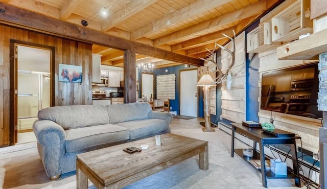Beautiful Views, Central location, Hot tub and Club House F201