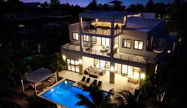 Belize's Premier Beach House with a Chef