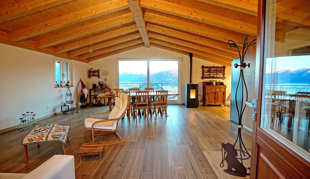 BELLAGIO LES ETOILES villa with garden, hot tube, lake view, bbq, private parking