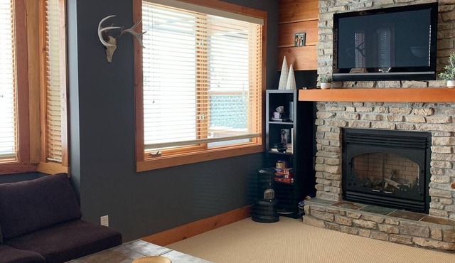 Big White Condo perfect for an amazing getaway Winter or Summer!