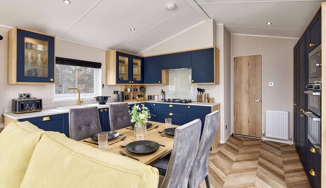 Billing Aquadrome 2 Bed Hot Tub Caravan MI12