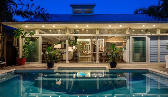 Blu on White- 4BR Old Town Key West Home with Heated Pool