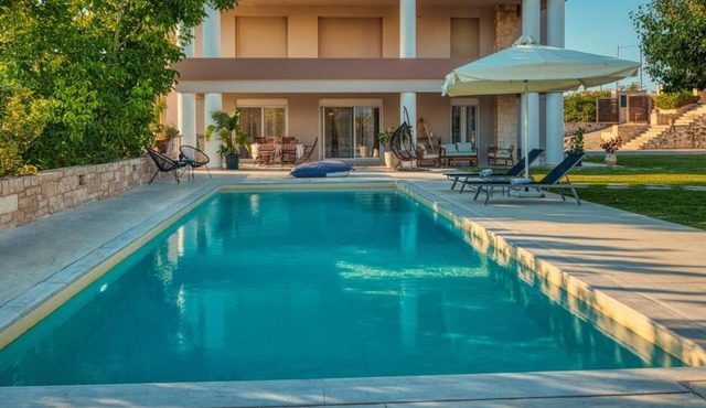 Blue Sky Villa in Crete