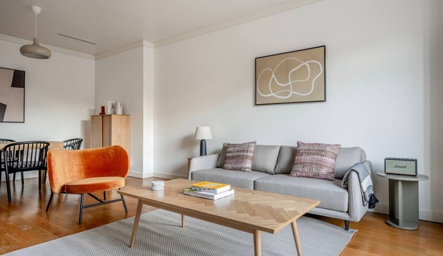 Blueground | Santo António, pool, fully furnished