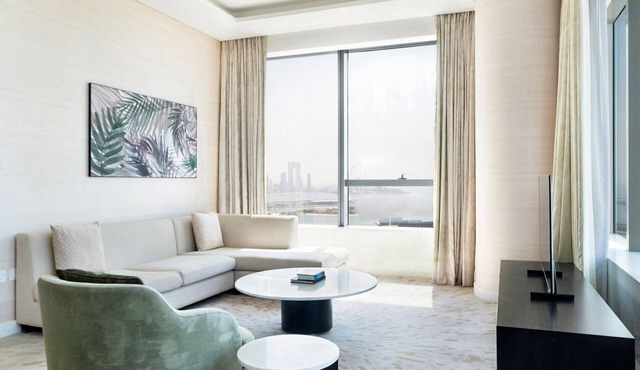 Blueground | The Palm Jumeirah, pool, nr Atlantis
