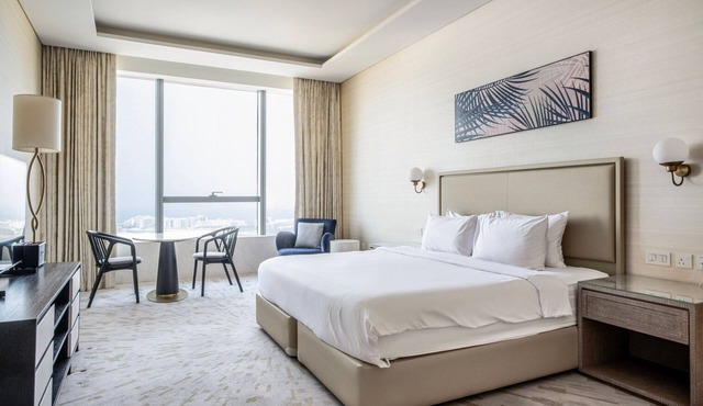 Blueground | The Palm Jumeirah, pool, nr Atlantis