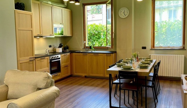 BNBOOK – Stylish Comfort and Quiet Living Near Milan, up to 6 personSpacious 4-room apartment with a Provençal touch, surrounded by greenery and perfect for families or business staysWelcome to your peaceful retreat in Rho! Nestled inside a charming c