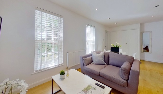 BookedUK: Cosy but spacious apartment