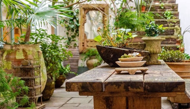 Boutique Brighton with Private Courtyard Near Beach & The Lanes