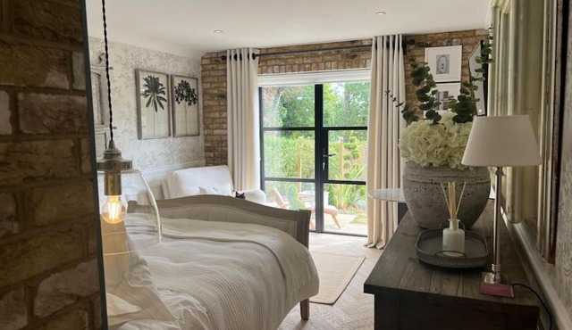 Boutique style self contained annexe with garden