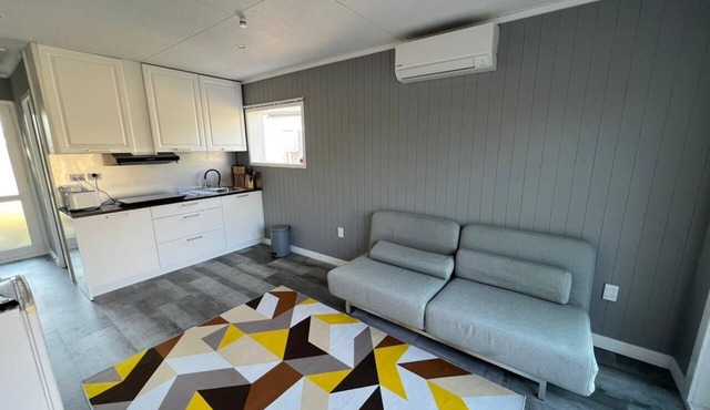 Brand new Guesthouse Completely Private. 2 min drive or 10 min walk to the lake.