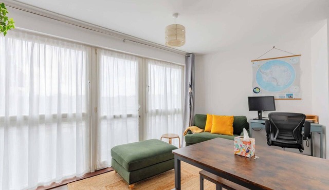 Bright and Trendy 1BD Canalside Flat in Hackney