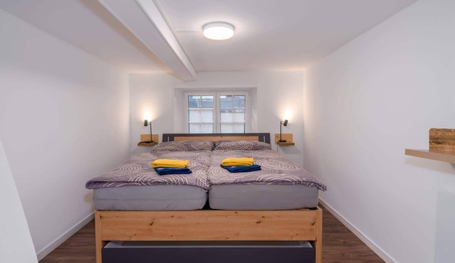 Bright Double Room near Glarus, Shared Bath