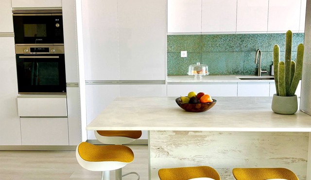 Bright Renovated Cascais Luxury Top Floor Apt